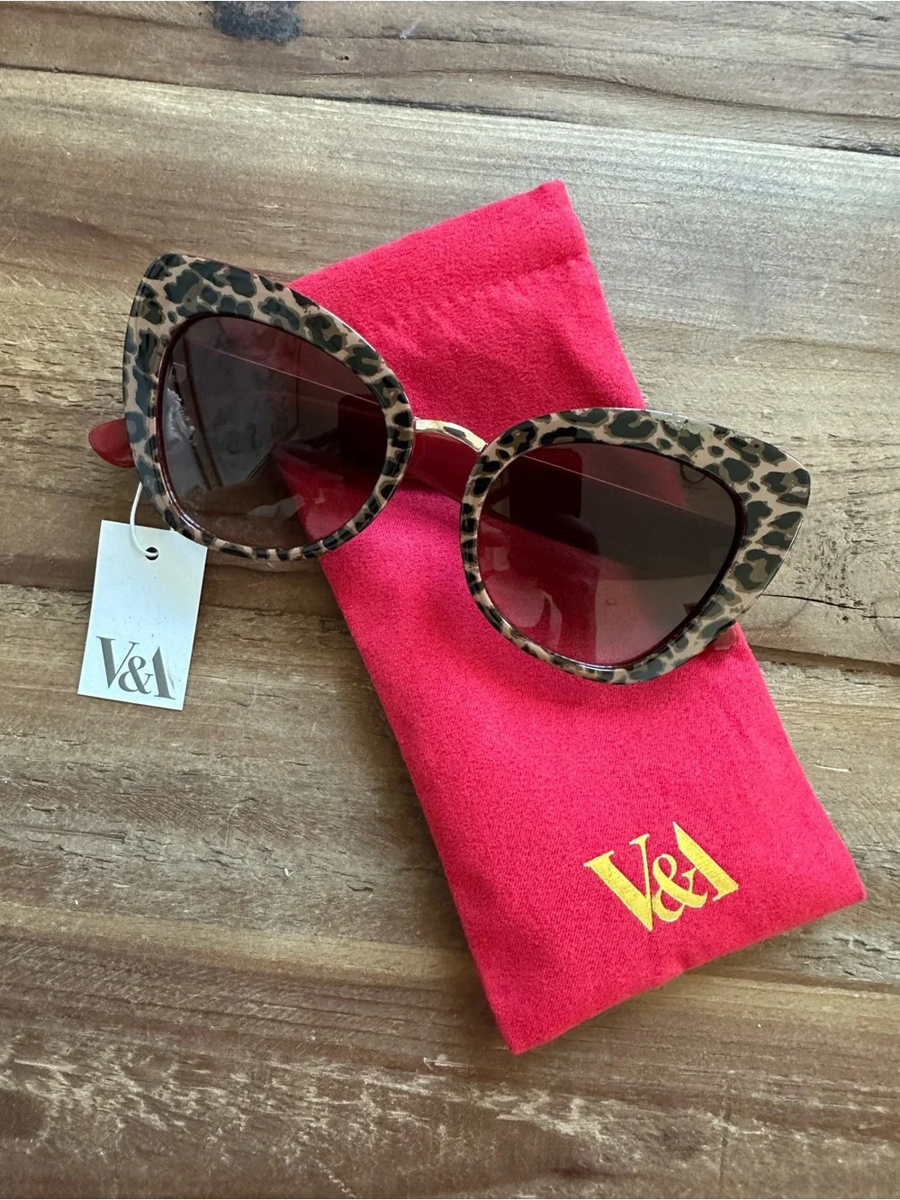 V&A Leopard Cat Eye Sunglasses – Oversized Retro Glam Style-New w/Tags